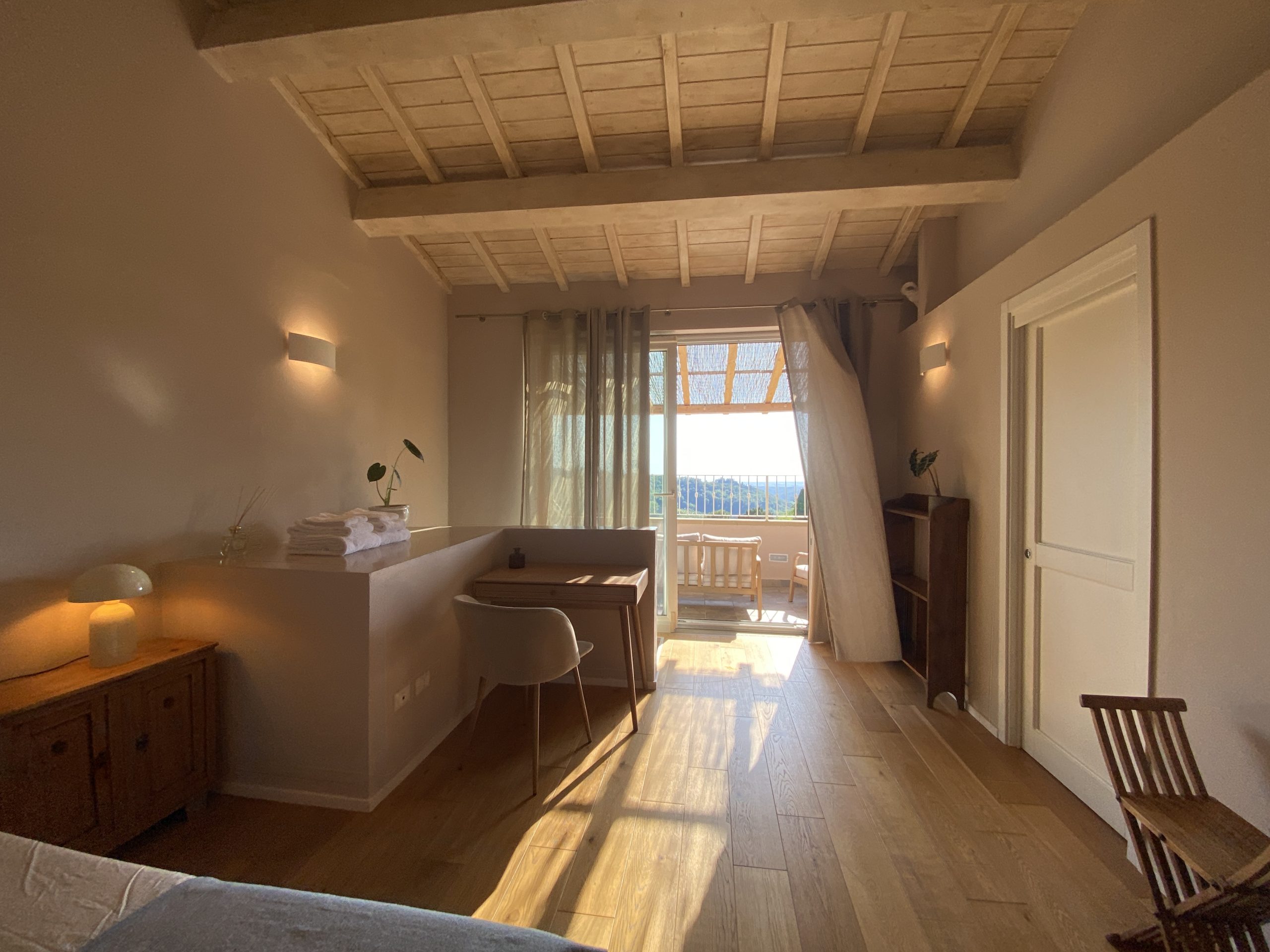 The House 1 Panoramic Room